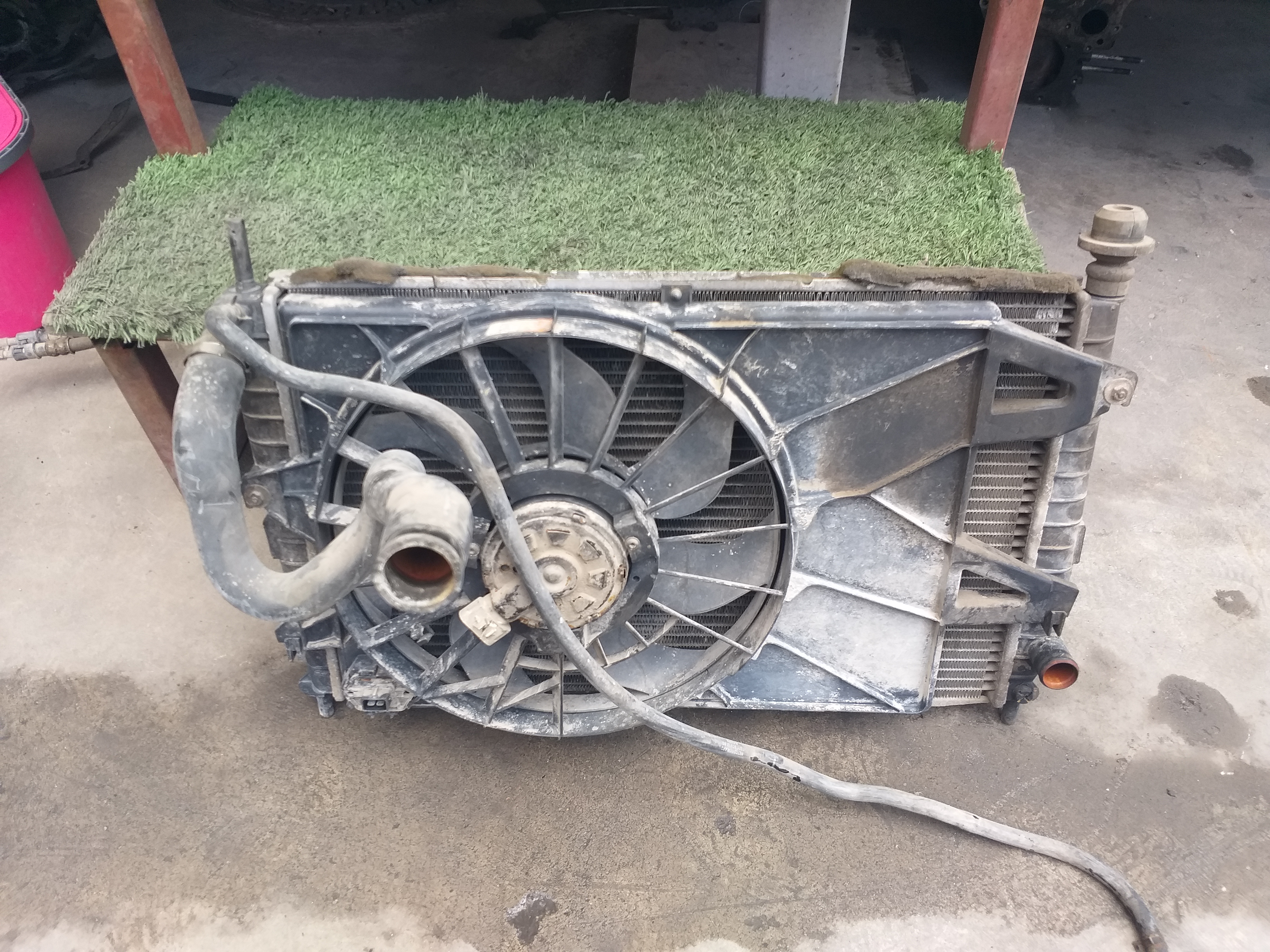 2004 MONDEO RADYATÖR VE FAN SETİ BENZIN OTOMATIK