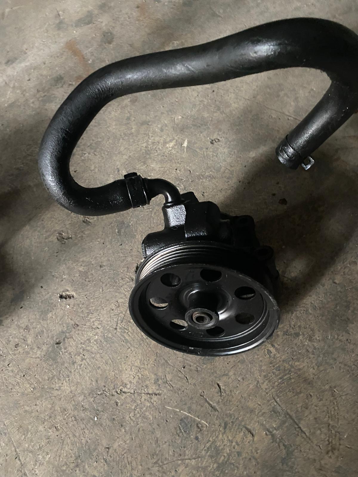 FORD CONNECT DİREKSİYON POMPASI HATASIZ ORJİNAL ÇIKMA