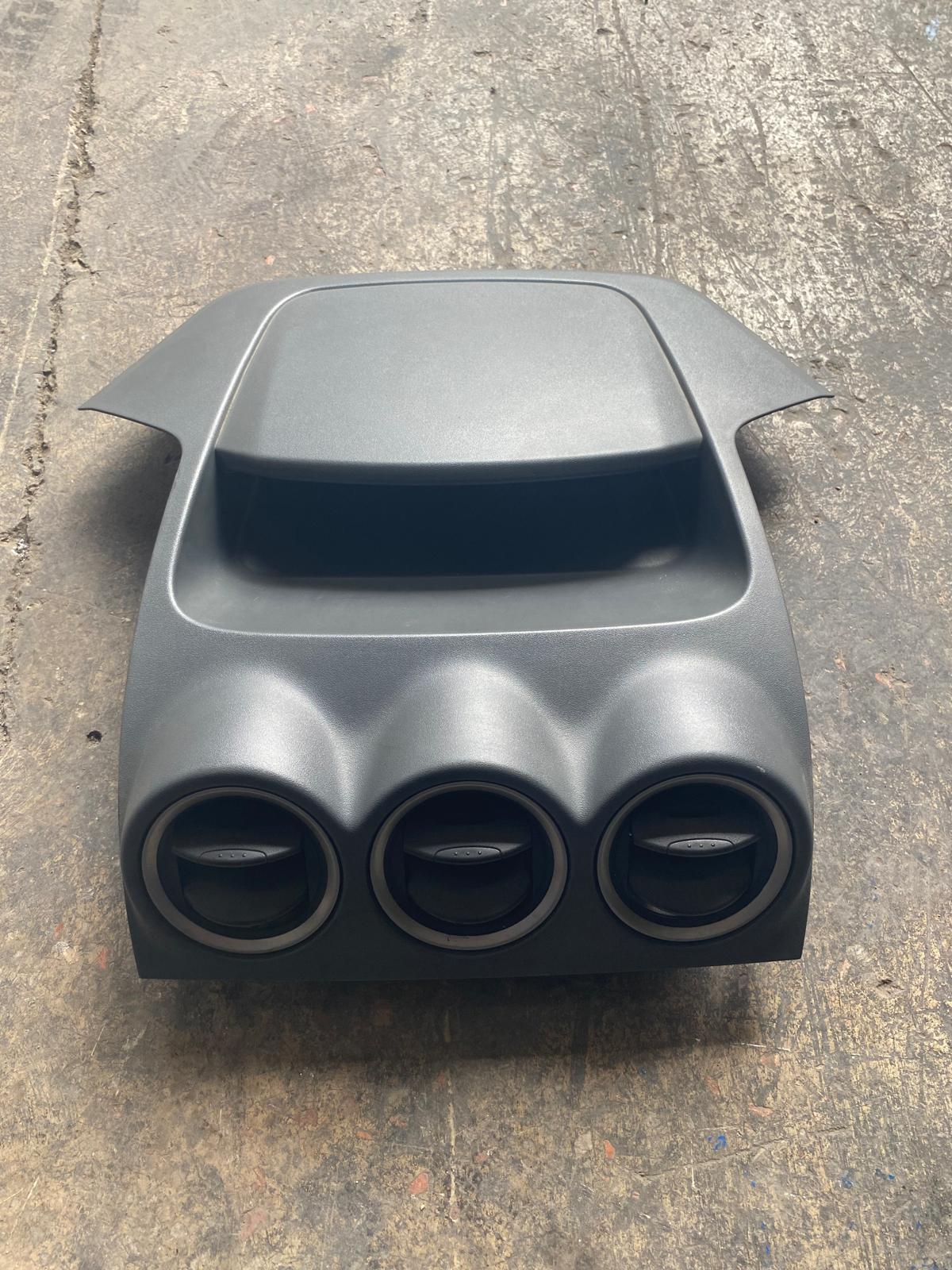 FORD CONNECT GÖĞÜS ÜSTÜ TORPİDO CEP ORJİNAL ÇIKMA