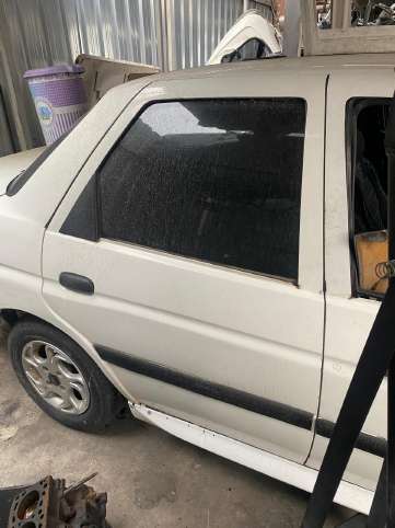 FORD ESCORT ÇIKMA BEYAZ SAĞ ARKA KAPI  OSTİM ANKARA