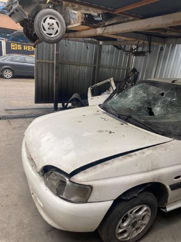 FORD ESCORT ÇIKMA MOTOR KAPUTU OSTİM ANKARA