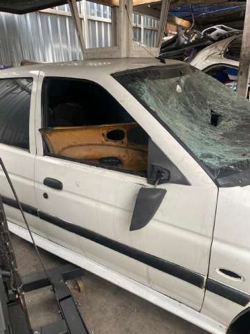FORD ESCORT ÇIKMA SAĞ ÖN BEYAZ  KAPI OSTİM ANKARA