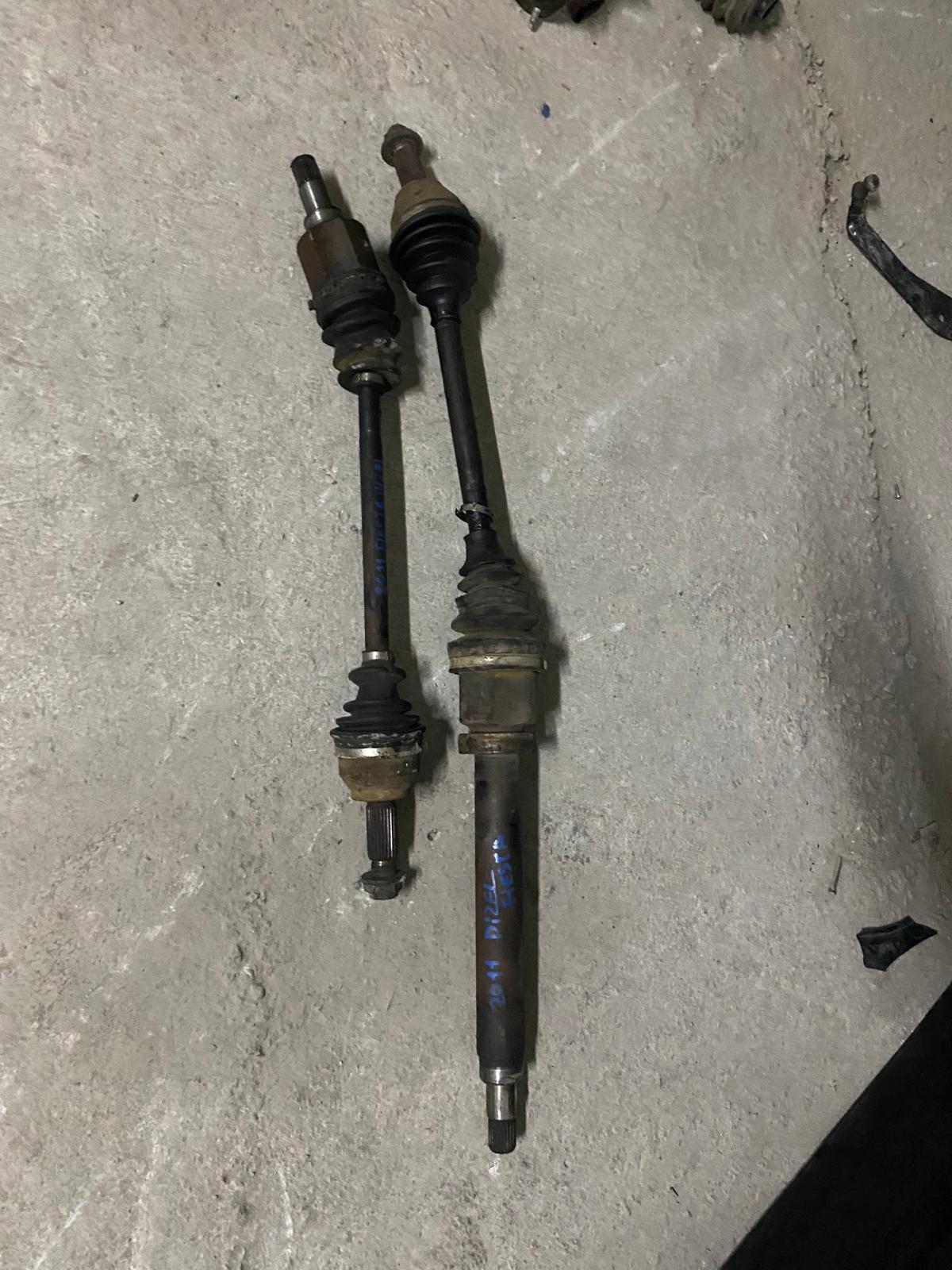 FORD FİESTA AKS ÇIKMA ORJİNAL