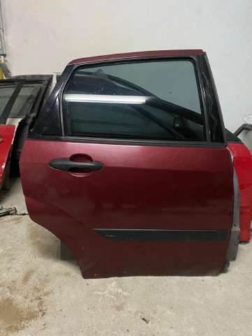 Ford FOCUS 1 Çıkma SAĞ ARKA KAPI