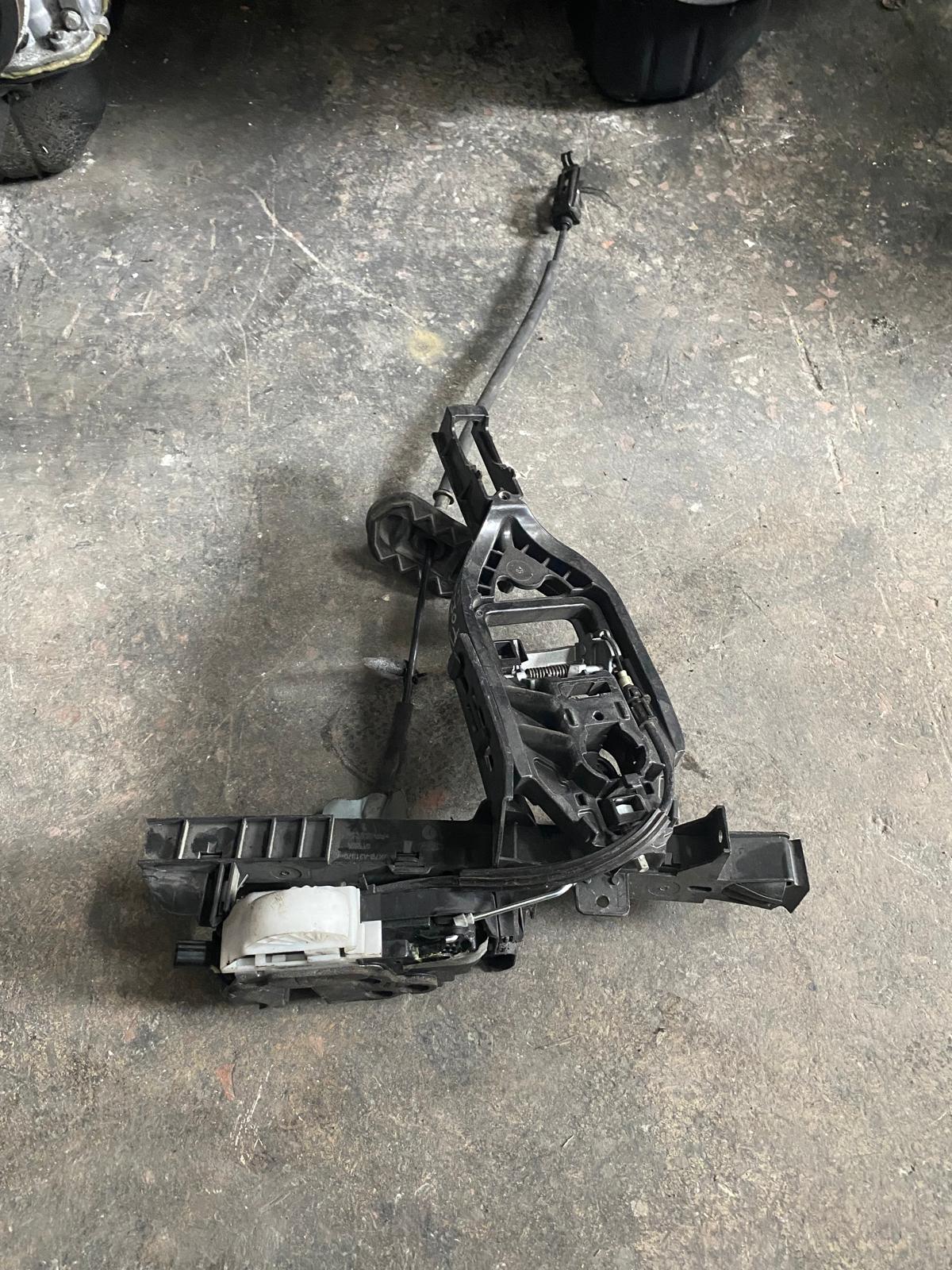 FORD FOCUS 4 SOL ARKA KAPI KİLİDİ ORJİNAL ÇIKMA