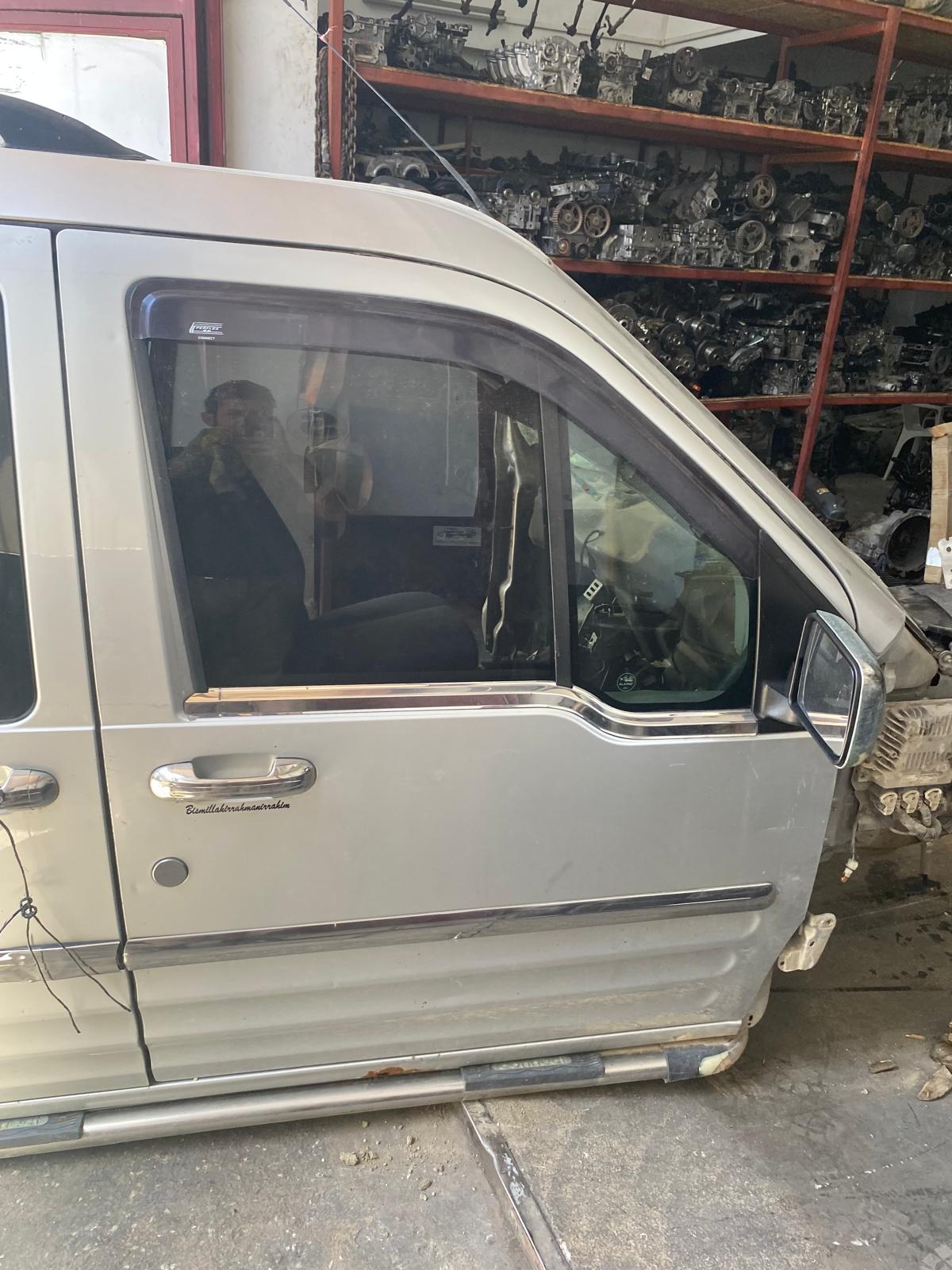 SAĞ ÖN GRİ KAPI HATASIZ ORJİNAL ÇIKMA