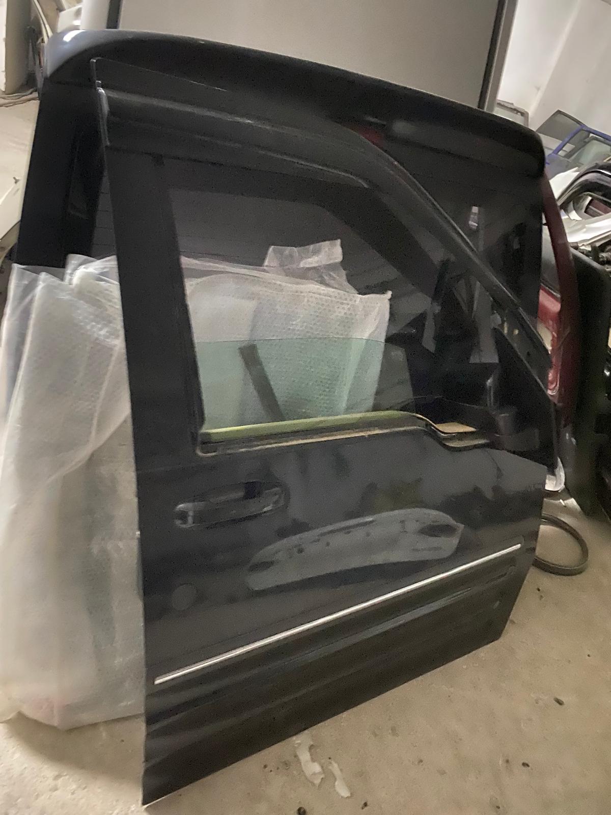 SAĞ ÖN KAPI HATASIZ ORJİNAL ÇIKMA